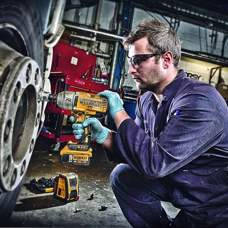 Boulonneuse à chocs ½” 950 Nm 18V DEWALT DCF899P2-QW Brushless avec coffret et 2 batteries - Image 6