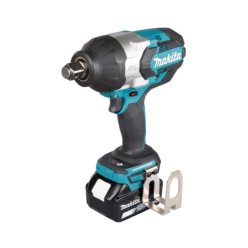 Boulonneuse à chocs LXT® MAKITA DTW1001RTJ avec 2 batteries 5,0 Ah, chargeur DC18RC et Makpac 3 - Image 2