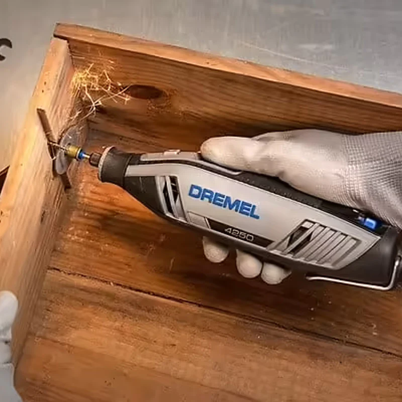 Dremel 4250 Outil Rotatif Multifonction 175W avec 3 Adaptations 35 Accessoires Vitesse Variable 5000-35000 tr/min pour Découper, Poncer, Percer, Nettoyer, Sculpter, Polir, Graver, Meuler, Défoncer - Image 5