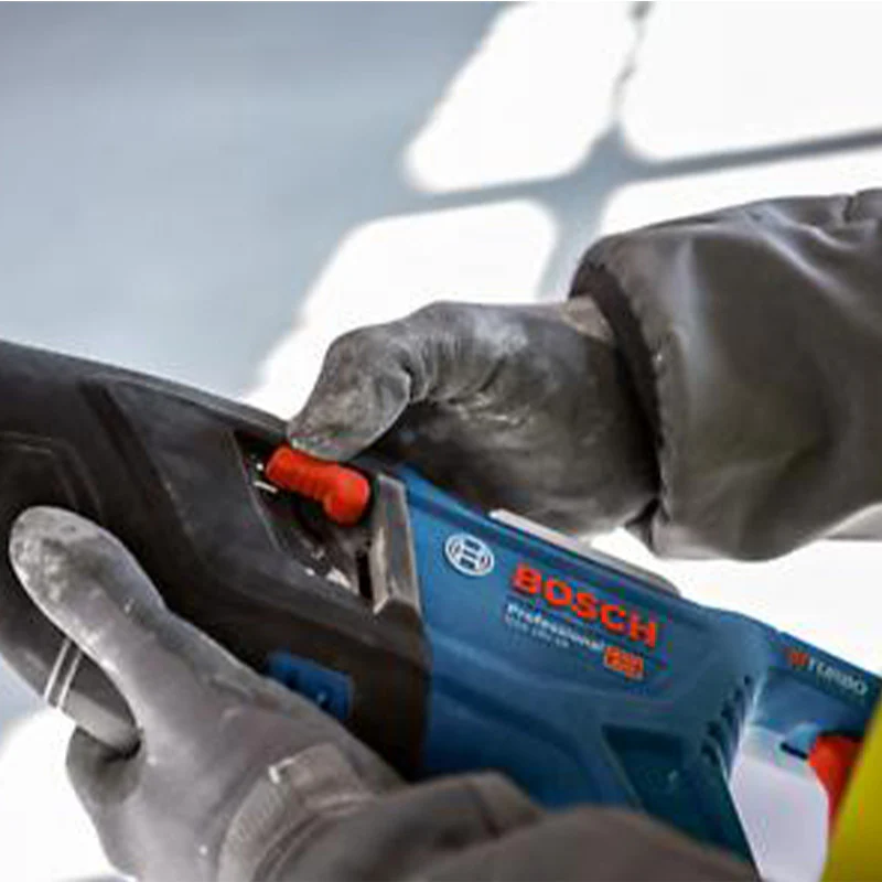 Pack 3 outils 18V BOSCH : GSB 18V-110C + GKS 18V-68GC + GSA 18V-28 + 1 batterie 4,0 Ah (ProCORE) + 2 batteries 5,5 Ah (ProCORE) + GAL 1880CV (L) - Image 14
