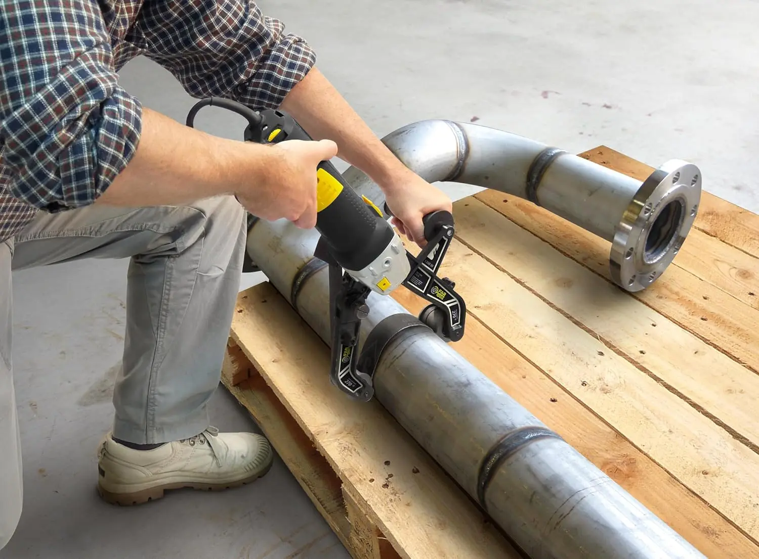 TBS 1300 Ponçeuse pour tube FARTOOLS Puissance 1300 W, Longueur de l'abrasif 760 MM, Largeur de l'abrasif 20/40 MM, Vitesse d'avance 18-53 M/S, Revètement bi-matière, - Image 4